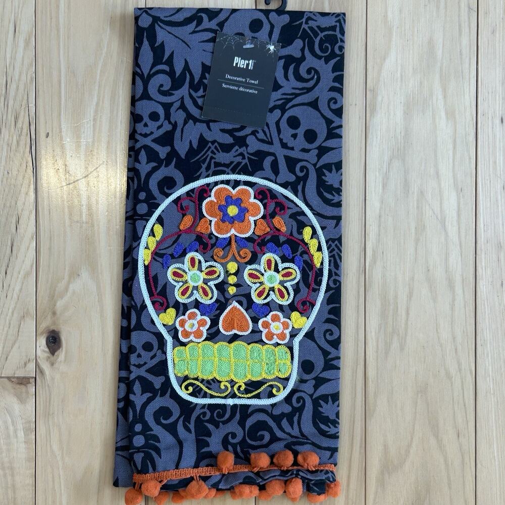 Pier 1 Day of the Dead Halloween Kitchen Towel‎ Embroidered Skull Crossbones